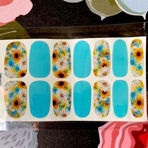 5 for $20 Nail Wraps: Sunflower & Daisies